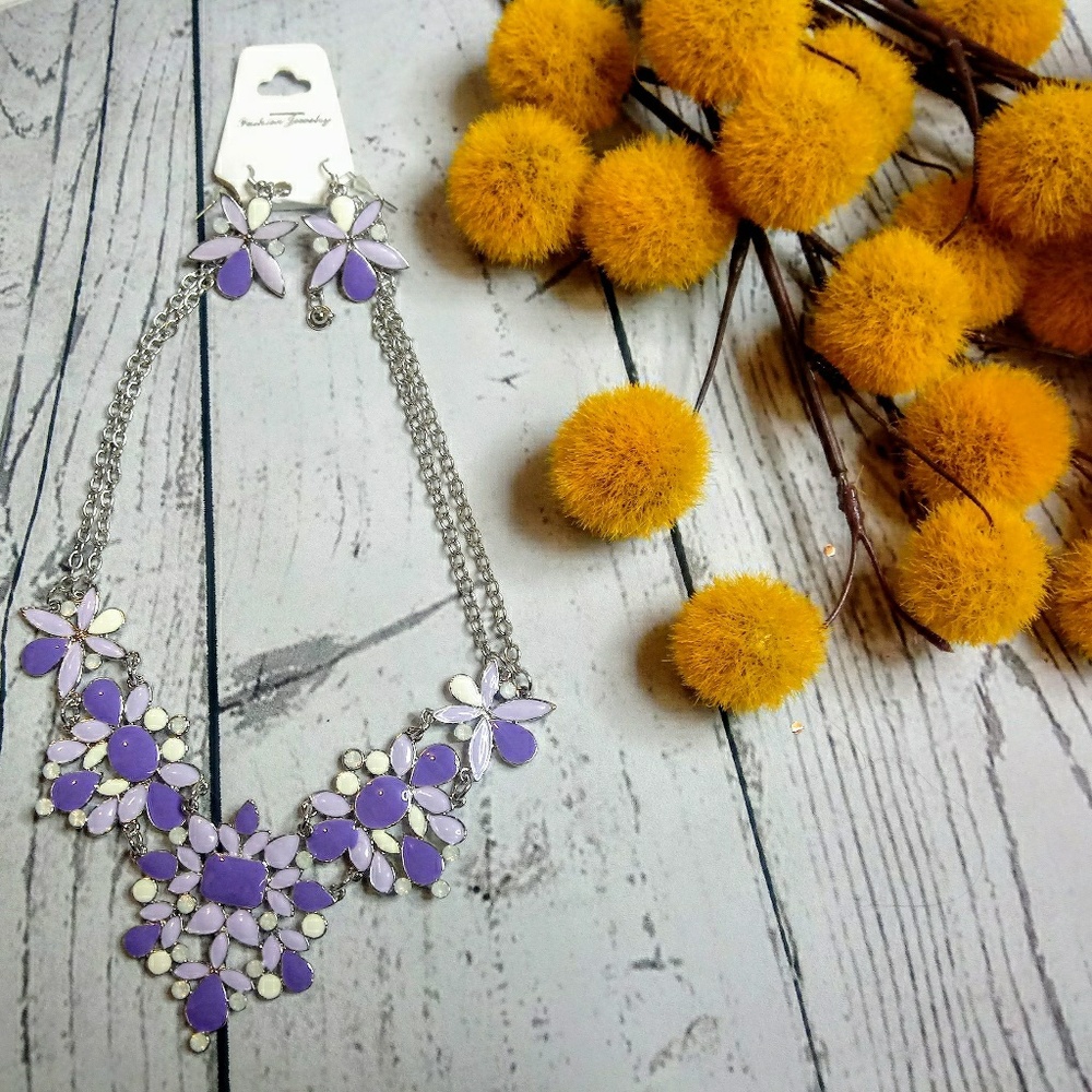 Necklace earring set
